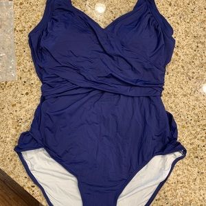 Aleumdr brand women’s swimsuit. Size Large